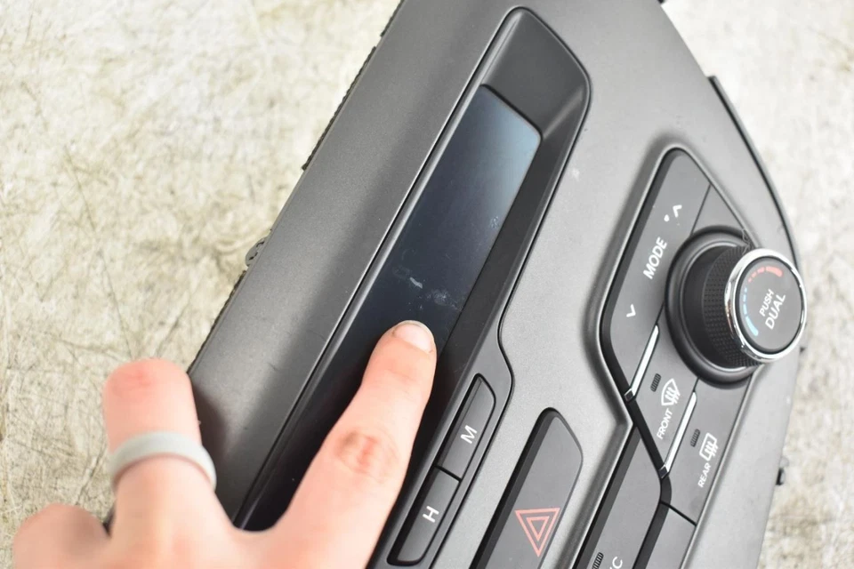 KIA Optima EX 2012 unidad de aire acondicionado de control de clima usada 119 k millas OEM 655-52825 Foto 3 de 4