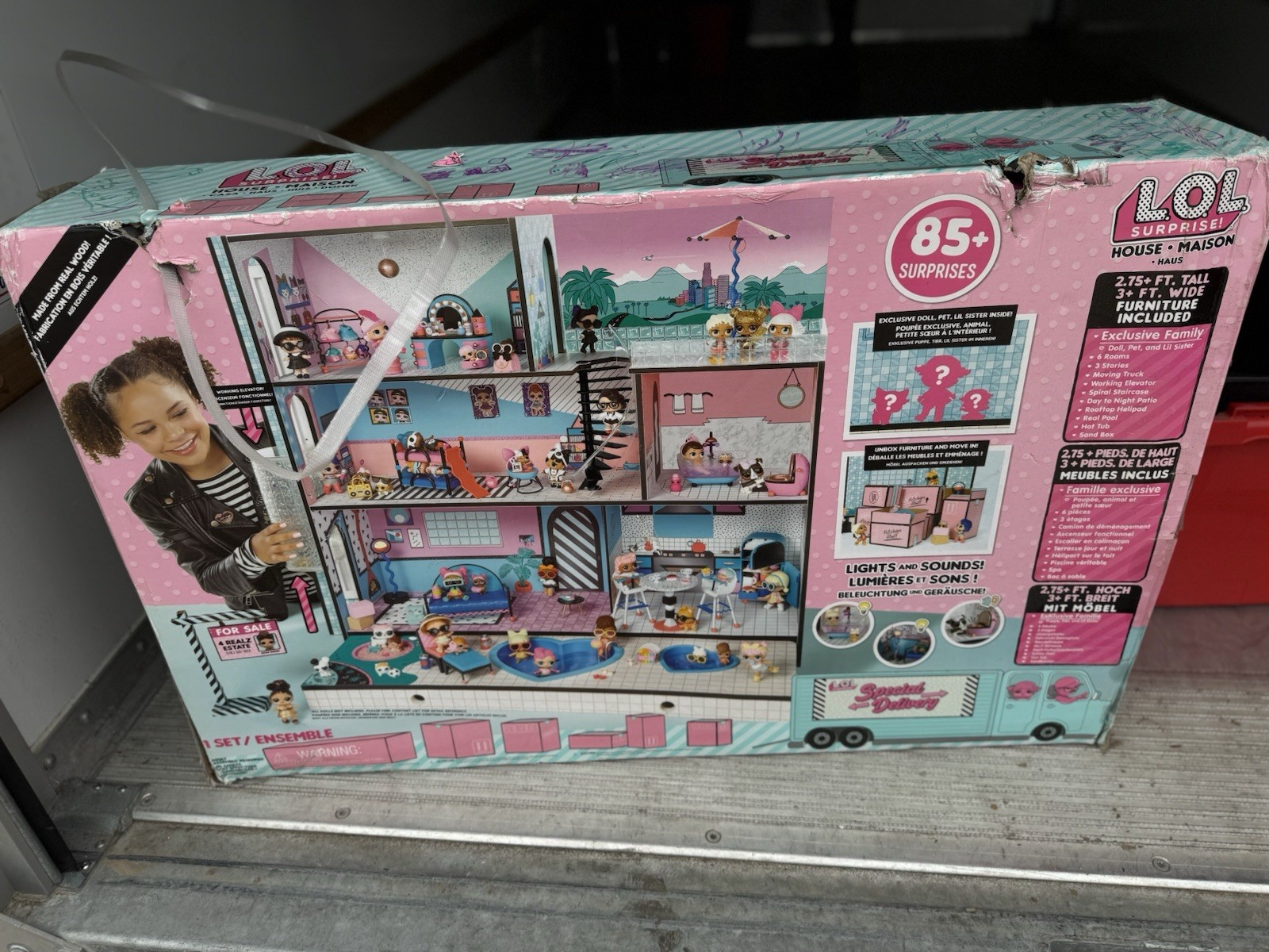 LOL Surprise OMG Real Wood Dollhouse Mansion Playset 85 PCS New