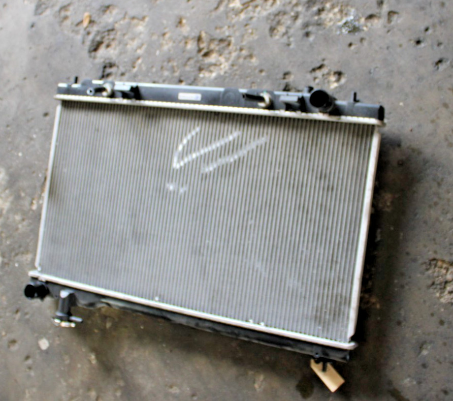 2003 2004 Infiniti G35 Sedan Automatic Engine Cooling Radiator OEM