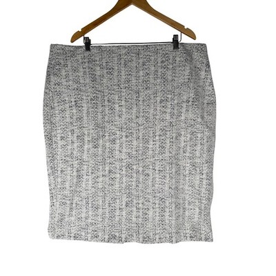 Lane Bryant Pencil Skirt Women 28 Black White Tweed Exposed Zipper Stretch Knit