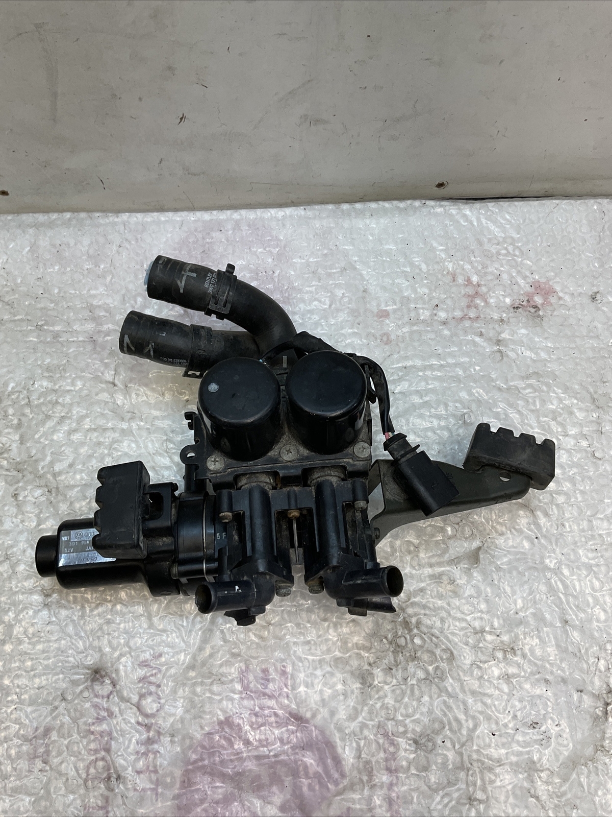 Hvac Heater Control Water Valve 3d1959617c Bentley Continental Flying Spur 2006
