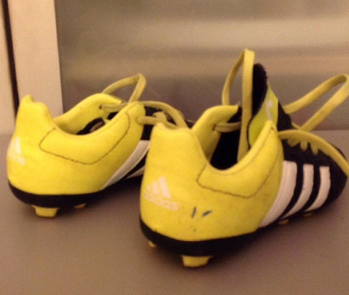 Botines Adidas 10 1/2 para niño Foto 4 de 4