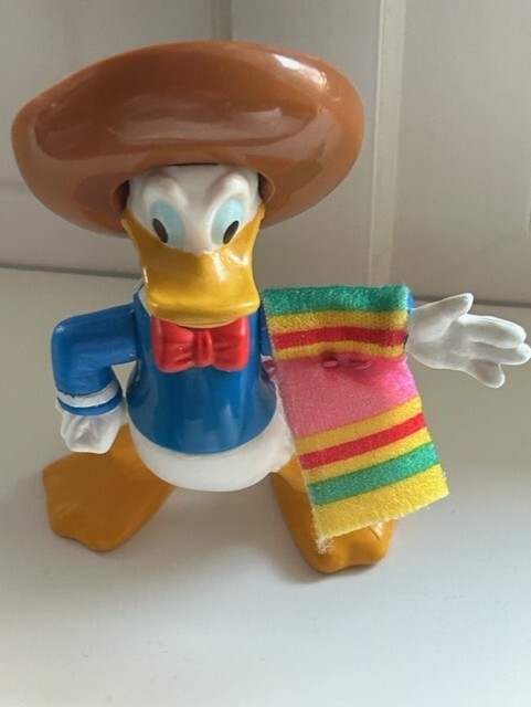 Disney Donald Duck Tres Caballeros Mexican Blanket Sombrero Collectible Figure