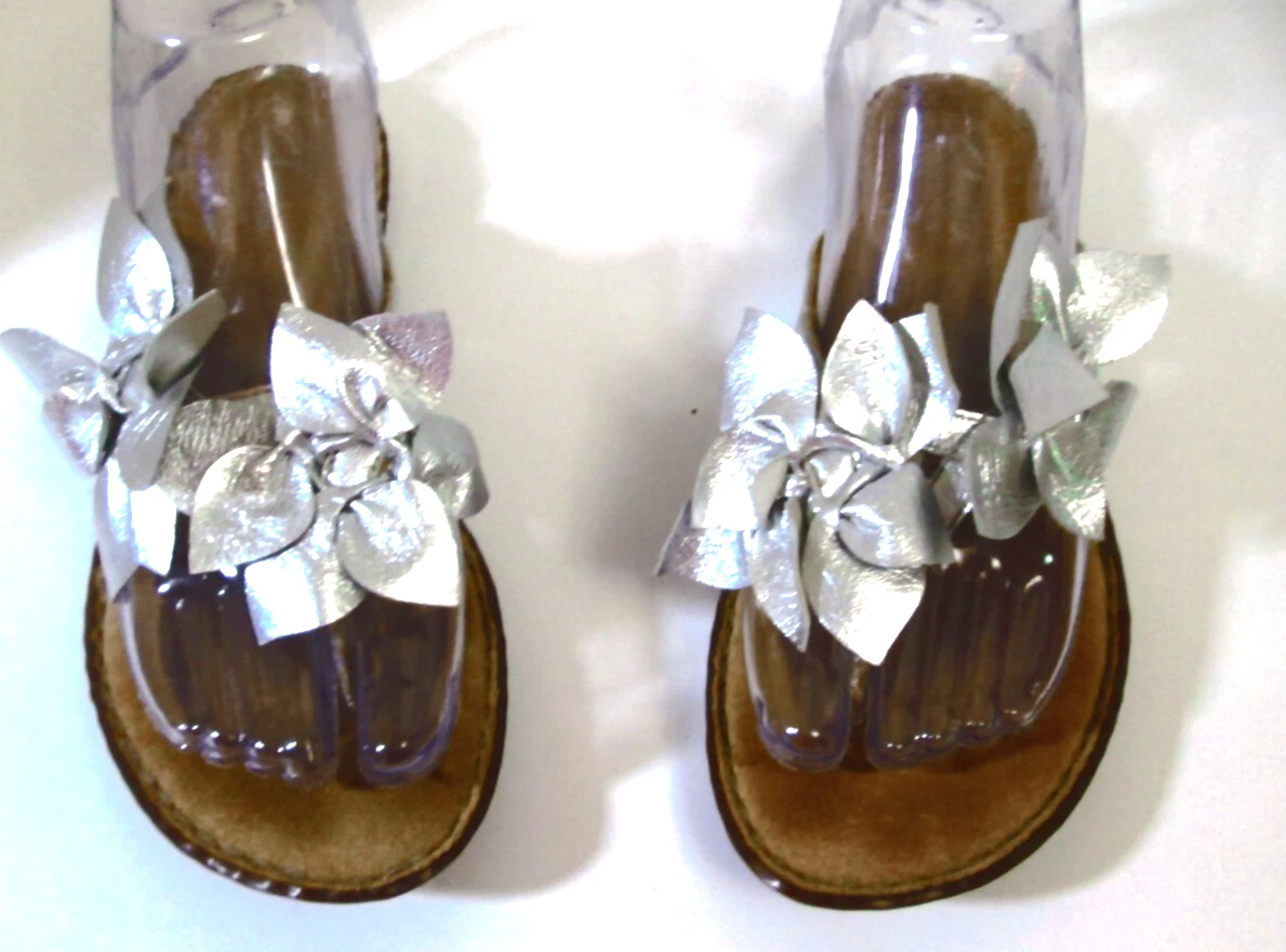 MBT Infradito CLARKS pieghevole in pelle argento con fiori TAGLIA 6M B30