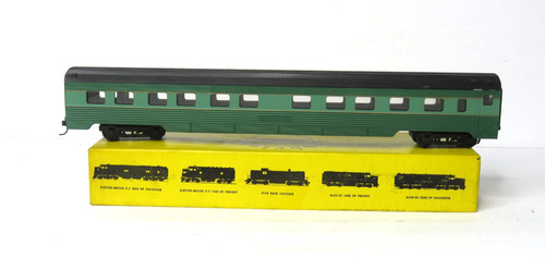 CON-COR HO COACH GRÜN PERSONENWAGEN SÜDLICH MIT BELEUCHTUNG L-1504 | Zustand: Used