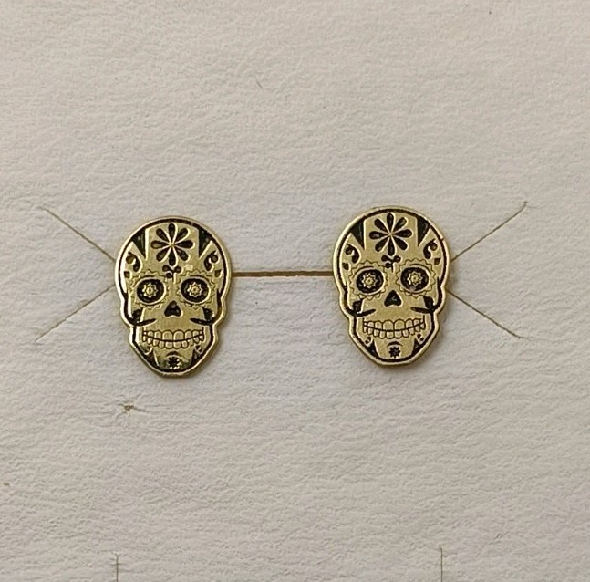 Pendientes oro 18k 750 mls. Calavera 9,2 MM.