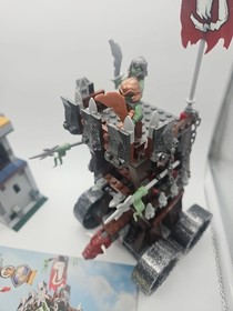 LEGO Castle: Tower Raid (7037) Almost Complete W 1 Manual & Minifigures