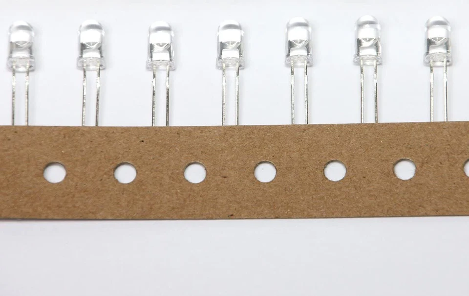 100x LED Leuchtdiode 3mm UV ultraviolett Schwarzlicht Dioden rund LUMETHEUS - Bild 2 von 3