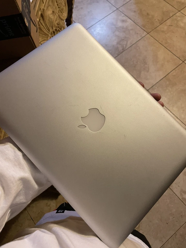 Apple MacBook Pro (500GB, Intel Core i7, 2.4GHz, 8GB) Laptop - Silver - A1286 - Image 3 of 4