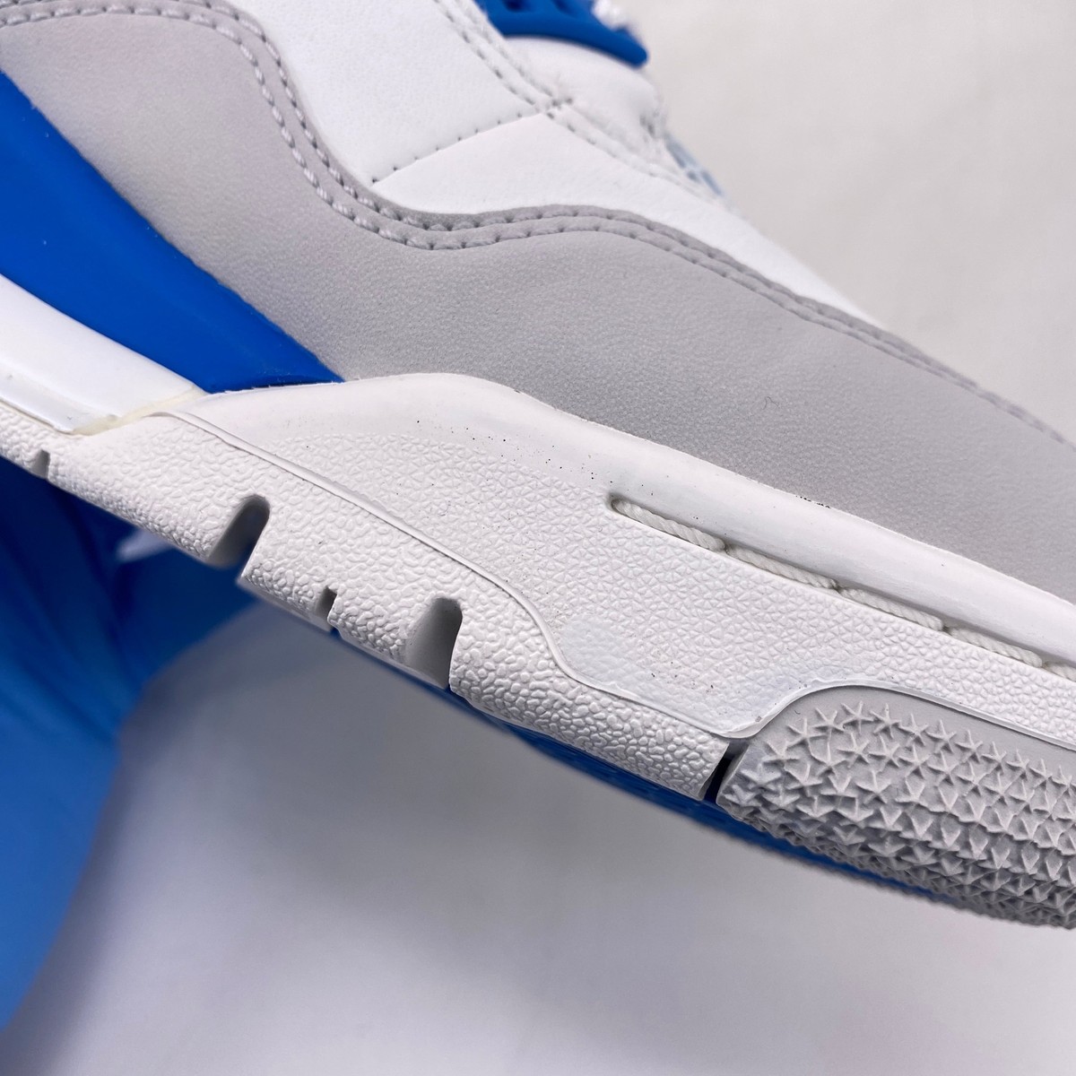 Size 9.5 - Jordan 4 Retro Military Blue 2012 for sale online Size 9.5 - Jordan 4 Retro Military Blue 2012 for sale online