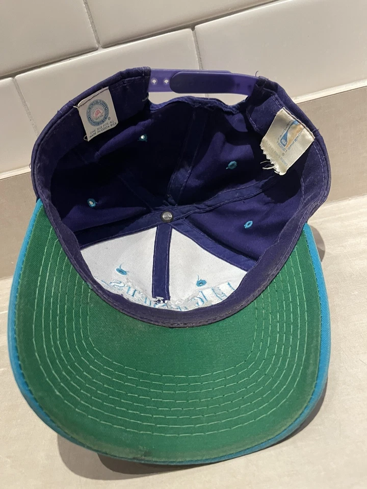 Chapéu Youngan vintage Charlotte Hornets snapback Company tamanho único serve para todos - Imagem 3 de 4