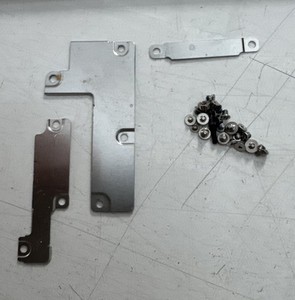 Original Apple iPhone 7 Plus Schrauben Blech Abdeckung Kleinteile Deckel Set5