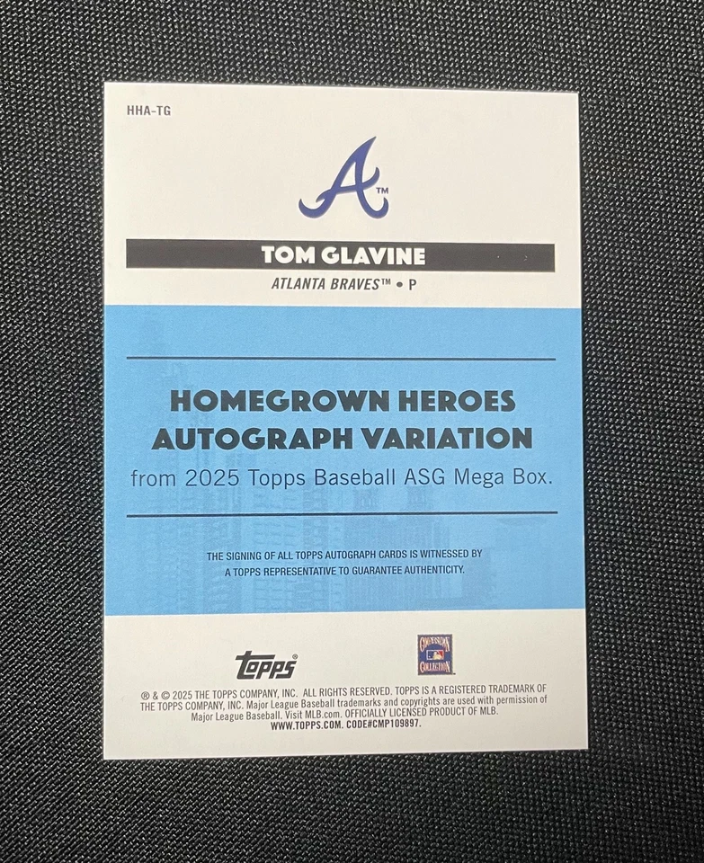 Mega caja Topps ASG 2025 Tom Glavine Homegrown Heroes autógrafo en tarjeta automática Foto 2 de 4