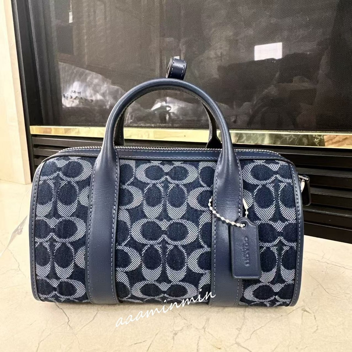 kuu様　coach バッグF49318 ブラック×デニムミッドナイトネイビー Coach F49318 Houston Pack With Varsity Stripe Black Denim Midnight