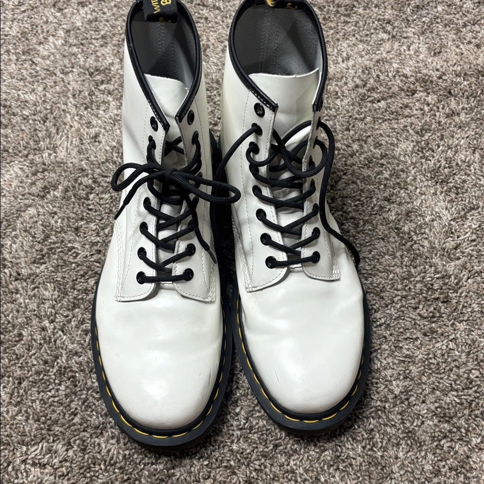 Dr. Martens lace up boots Sz 11 men, 12 women - Image 3 of 4