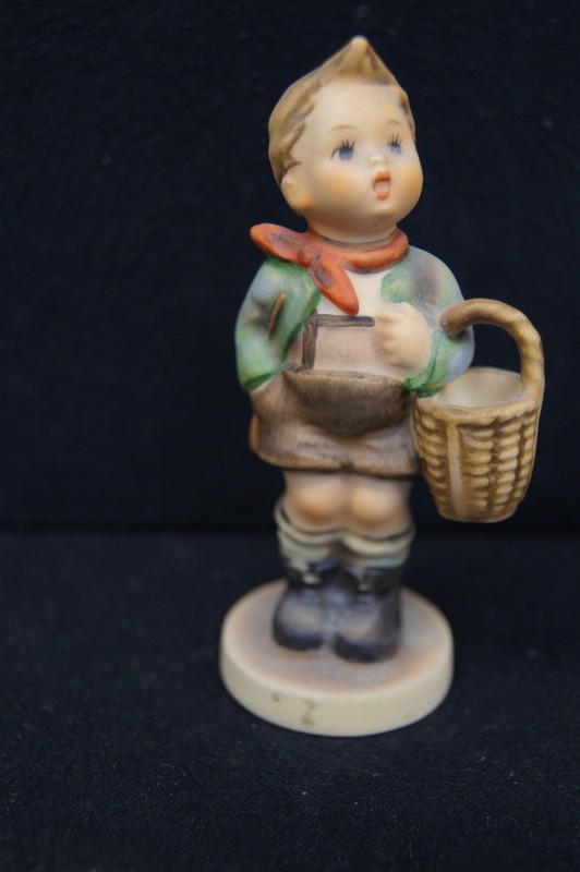 HUMMEL GOEBEL Porcelain Figurine #51 3/0 Village Boy 4" TMK-6
