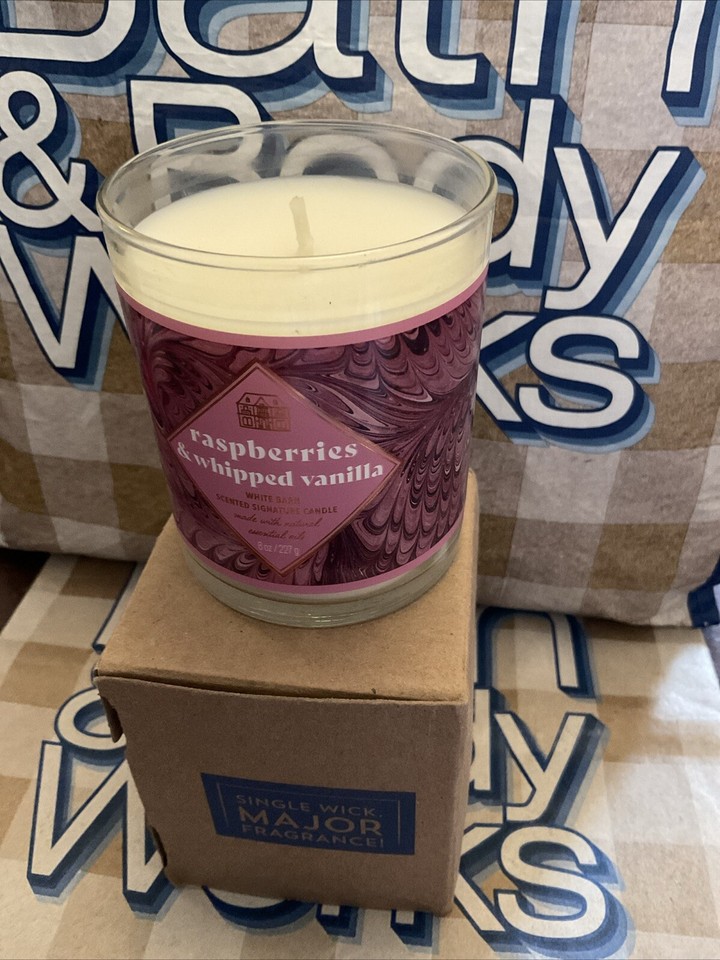 BATH AND BODY WORKS White Barn SINGLE WICK 8 OZ RASPBERRIES & WHIPPED