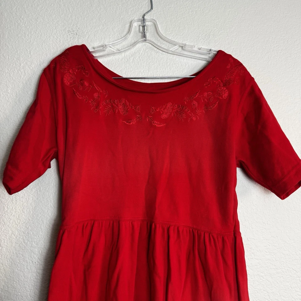 Vestido Rafaella Vermelho Maxi Tamanho S Manga Curta Bordado Floral Algodão - Imagem 2 de 4