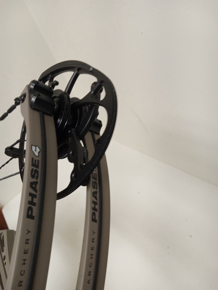 Mathews Phase429 Archery Compound Bow Hunting RH Granite 60 70 26