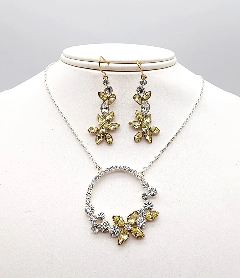 SIGNED GIVENCHY YELLOW & CLEAR CZ FLOWER WREATH 16-18" NECKLACE & EARRINGS SET ! - Image 2 of 4