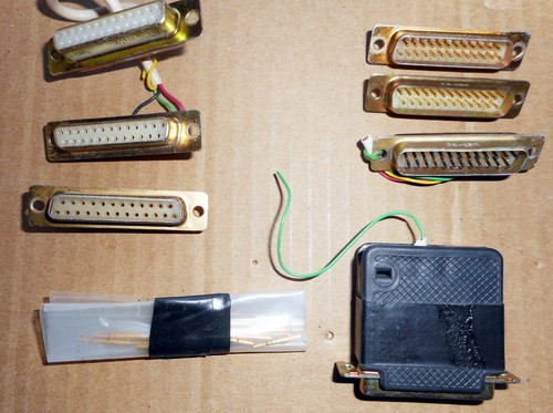 LOT TRW/CINCH DB-25 D-SUB 25 PIN MALE/FEMALE SOLDER CUP CONNECTORS & PINS