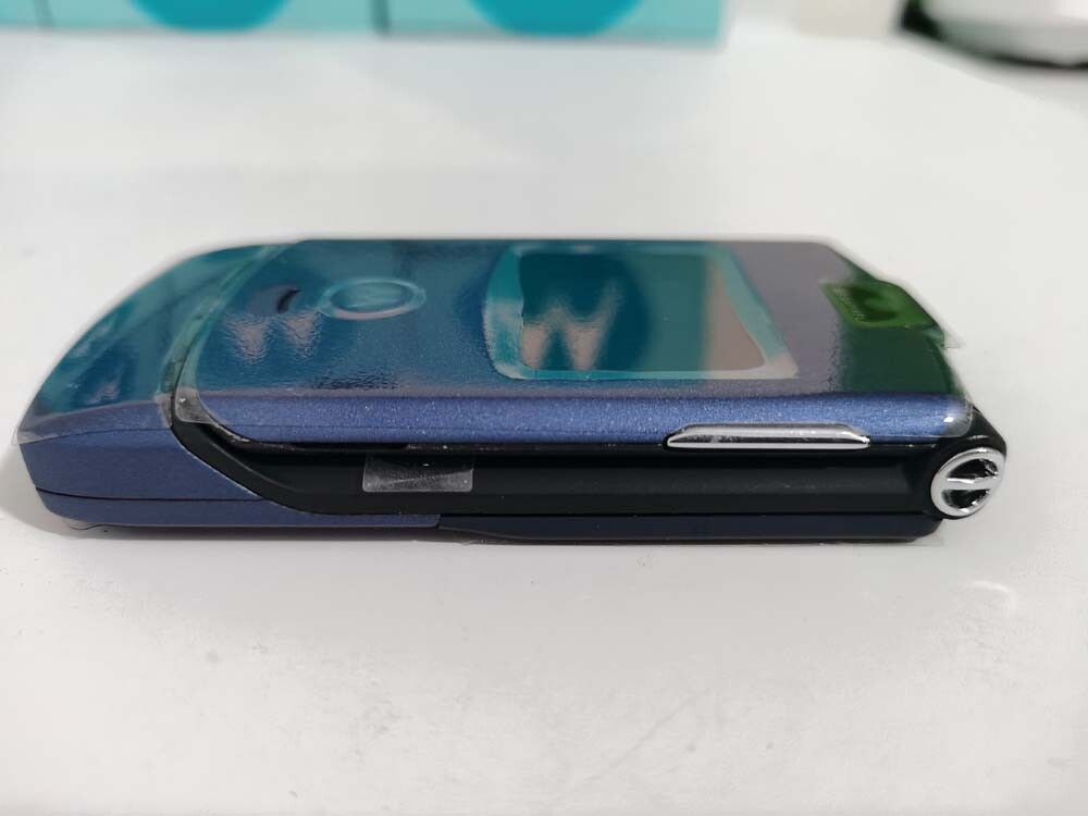 超希少⭐️ Motorola RAZR M702i 本体 Razor V3 Motorola RAZR V3