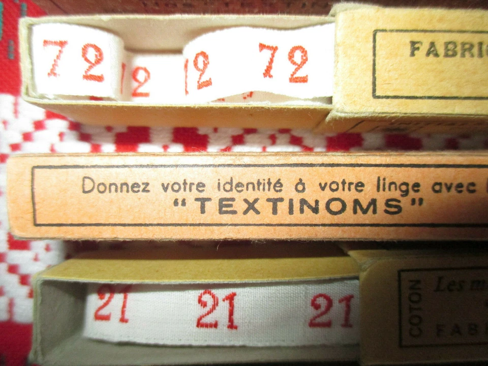 RUBANS TEXTILES ANCIENS NUMEROS DANS LEUR BOITES D'ORIGINE - Photo 3/4