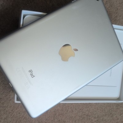 iPad本体 Apple iPad MD531/A 16GB Apple iPad mini MD531LL/A (16GB, Wi-Fi Only, White/Silver) : Buy