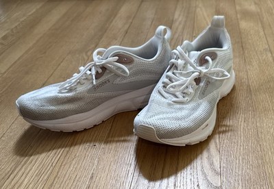 Brooks Trace 4 Women s Running Shoe White/Oyster/Rose 8.5 B Worn ONCE
