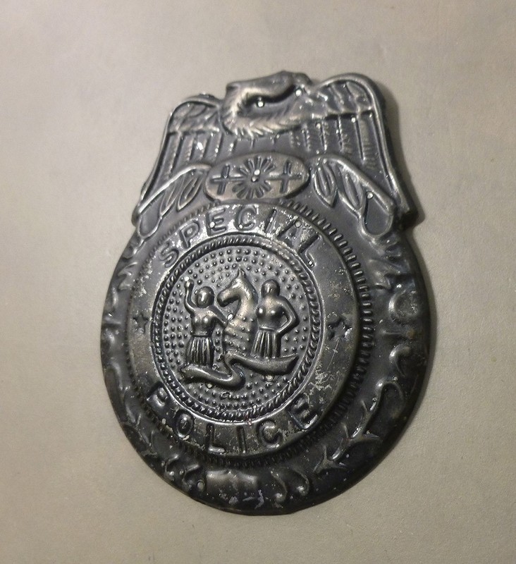 TOY BADGE for SPECIAL POLICE tin 