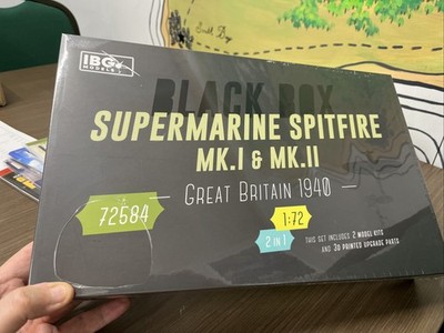 1/72 IBG #72584 Spitfire Mk.I / II Great Britain 1940  Black Box  Dual Combo LE