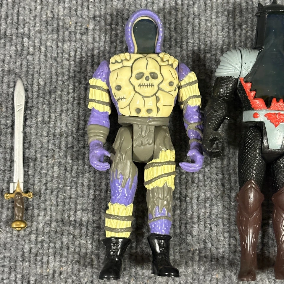 Lote de figuras de acción Tonka Super Naturals Burnheart & Snakebite 1987 holograma Foto 2 de 4