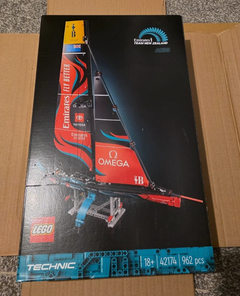 LEGO Technic 42174 Emirates Team New Zealand AC75 Yacht, photo 1 of 5