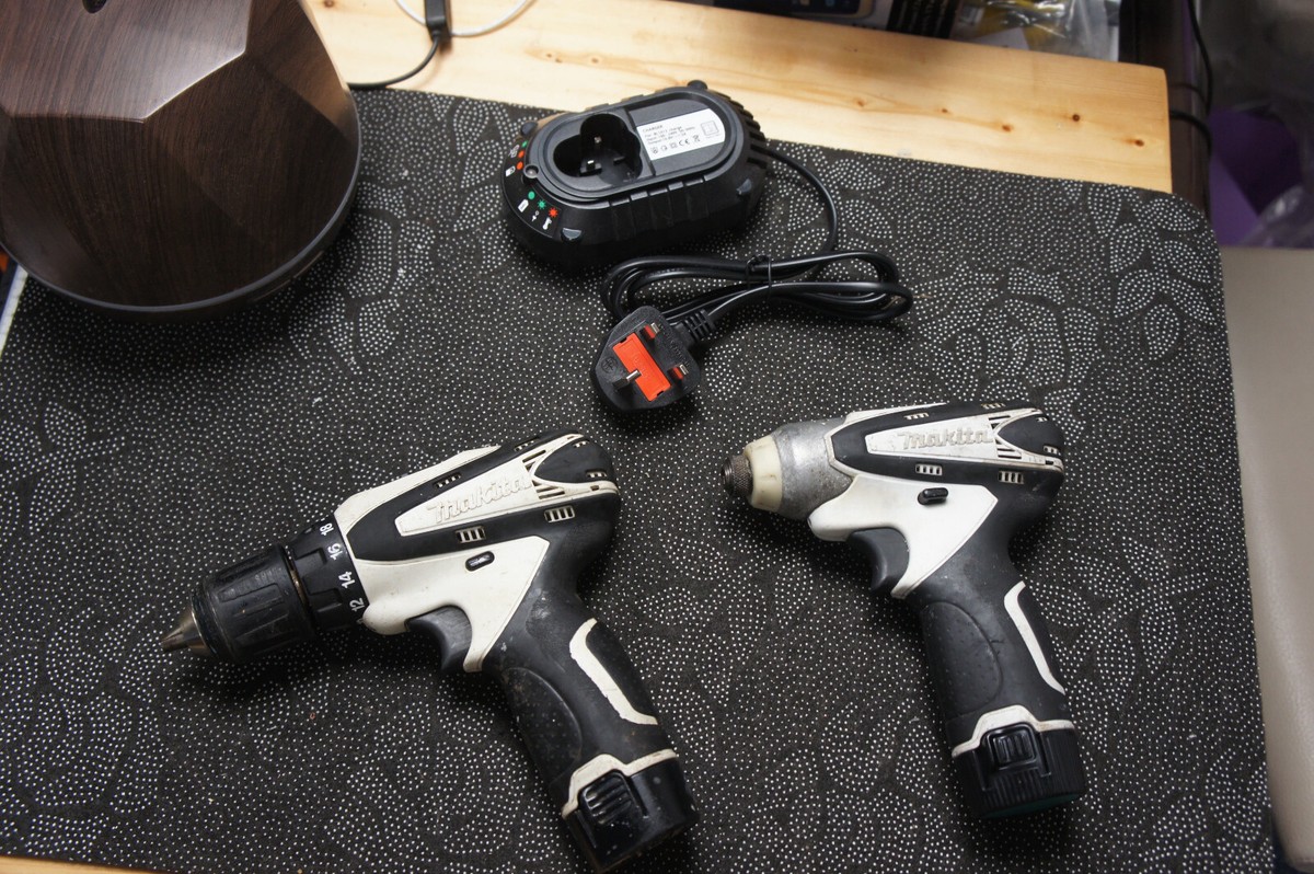 Makita Twin Set Li-Ion Cordless HP330D Combi Drill TD090D Impact  Driver 38
