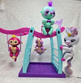 Fingerlings: Interactive Baby Animals Lot Of 5 And- Jungle Gym Playset Adorable!