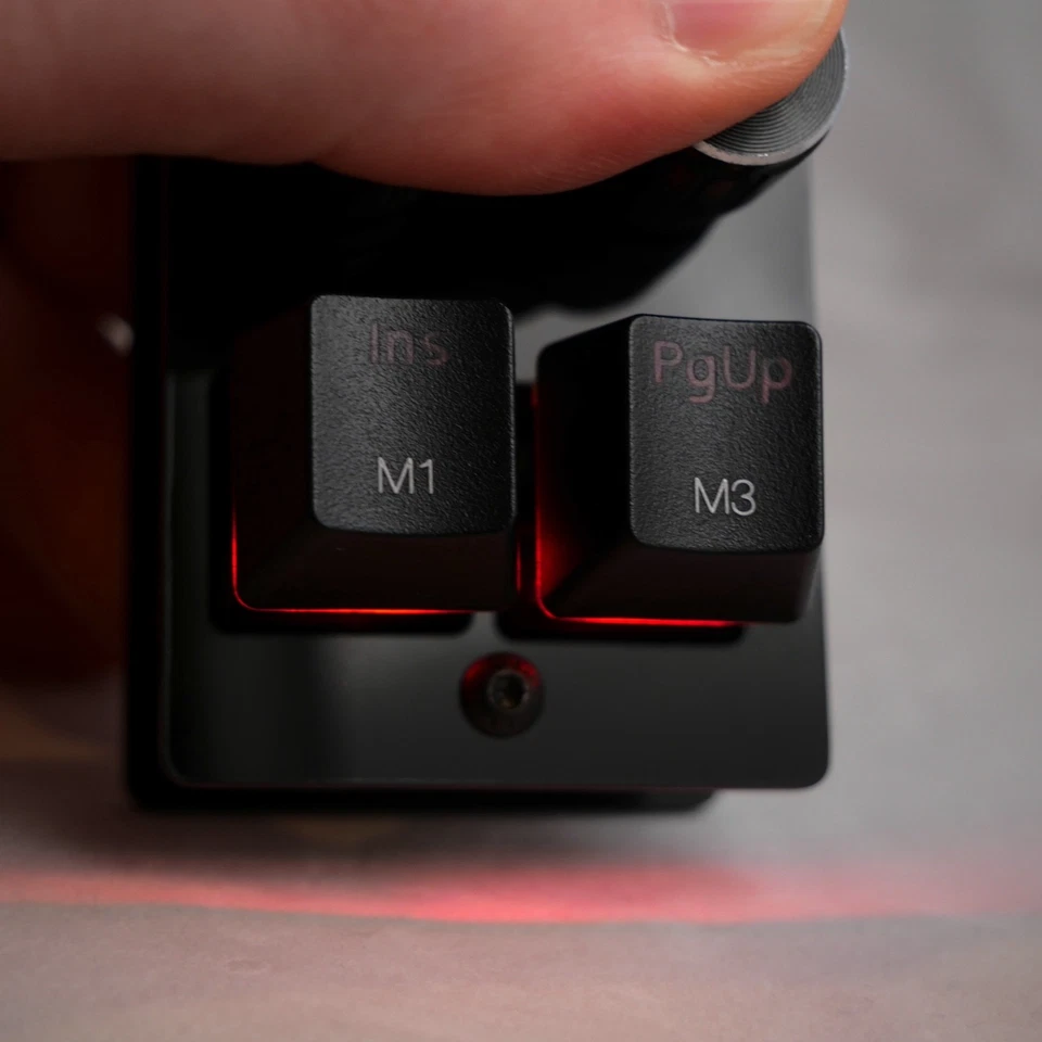 useMidi Wireless Bluetooth madMidiMini 2025 Black Acrylic Midi Instrument - Image 2 of 4