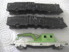 Vintage 1930's Tootsietoy ? Diecast Metal Steam Locomotive Engines & Crane Car
