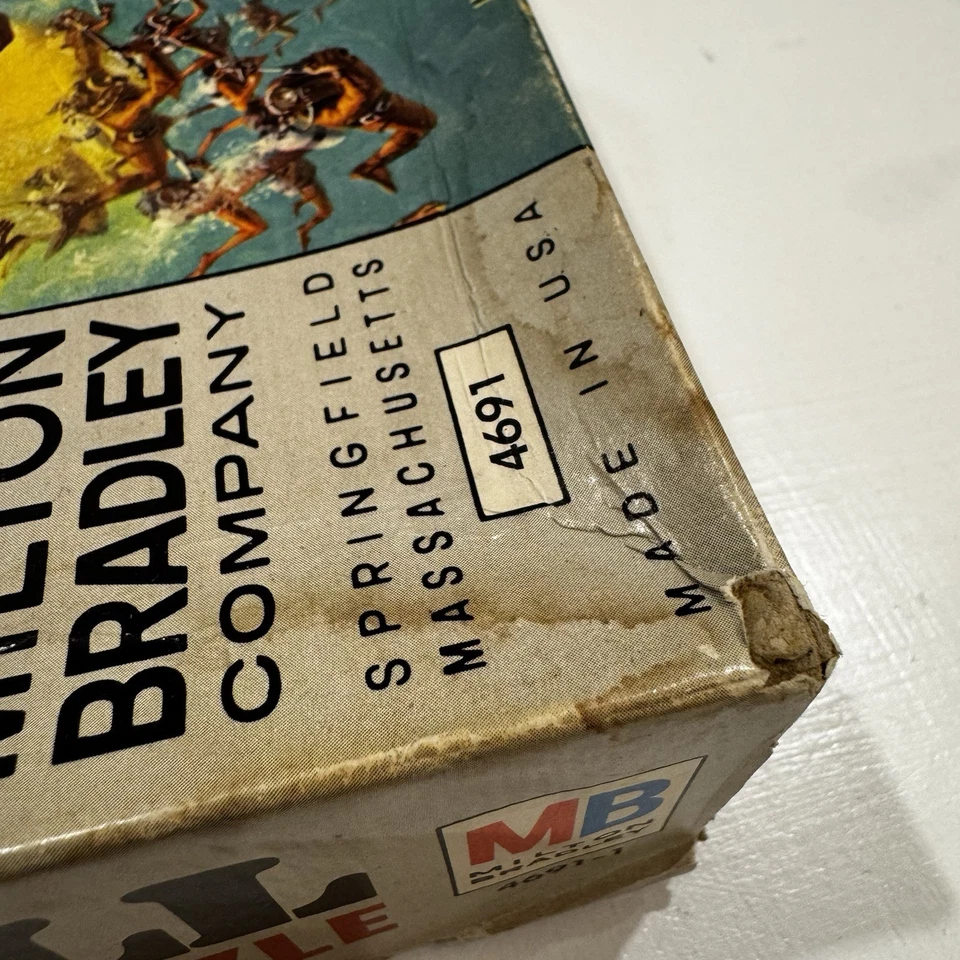 James Bond Thunderball Puzzle "Spectre Surprise" - milton Bradley 600 pieces - Image 3 of 4