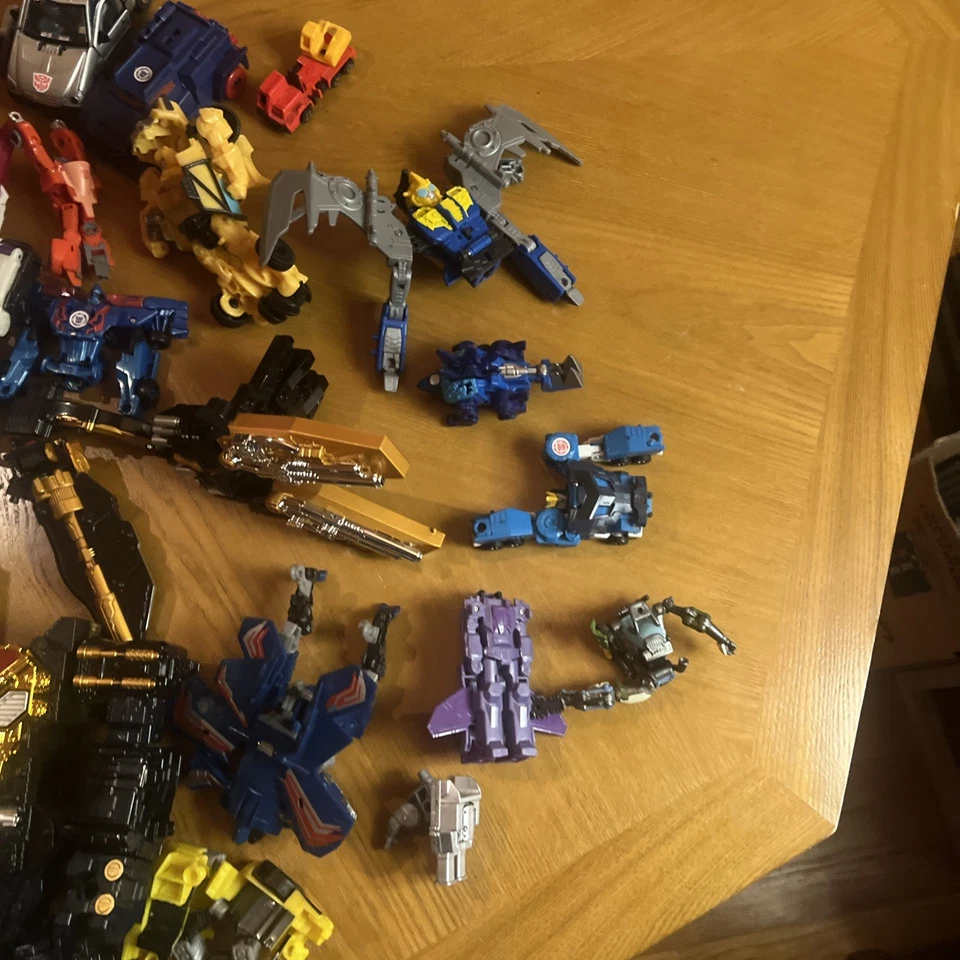 Huge lot of TRANSFORMERS (and maybe other parts) INCOMPLETE See photos - Image 2 of 4