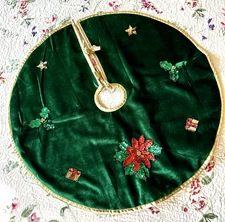 24" diameter Green Velvet Christmas tree Skirt Gold lame trim w/sequin appliques