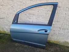 T&uuml;r vorne links nur 5-T&uuml;rer Mercedes A Klasse W169 Quellblau 958 Fahrert&uuml;r
