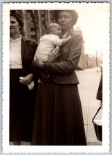 Vtg B&W Snapshot Mother Holding Baby Women City Street Sidewalk Deckle Edge