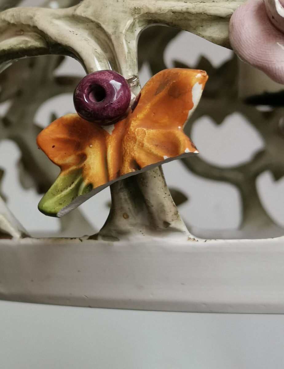 ANTIQUE ITALIAN BASSANO CAPODIMONTE PORCELAIN FLOWERS ANTIQUE ITALIAN BASSANO CAPODIMONTE PORCELAIN FLOWERS