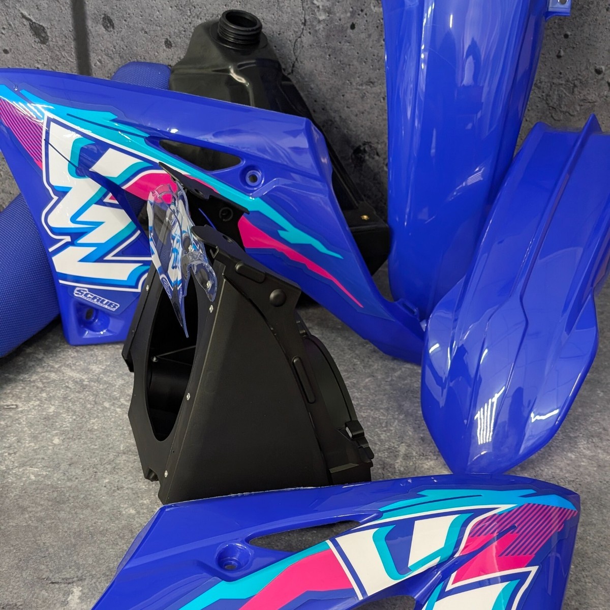 Restyle Plastics + Seat + Fuel tank + Decals Yamaha YZ125 YZ250