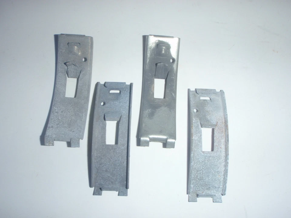 4 clips de montaje NOS para molduras basculantes cromadas 47 48 Frazer Manhattan Foto 2 de 2