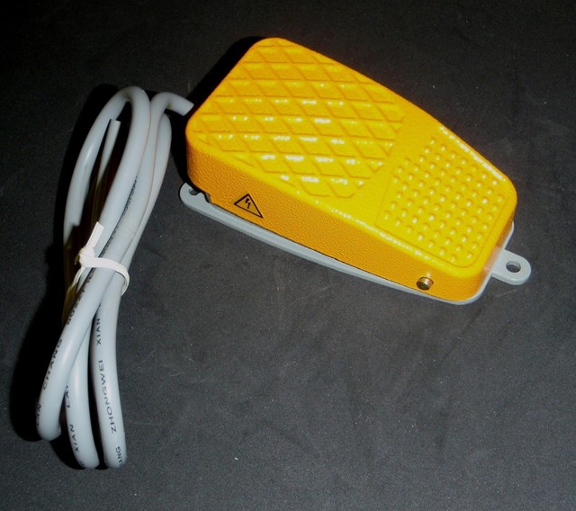 SAFETY FOOT SWITCH 10A 250VAC SPST RATED SPDT RFS2 DUTY RATED eBay