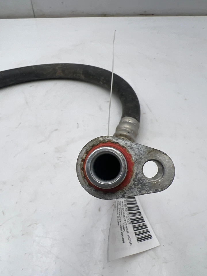 Manguera de succión de aire acondicionado Ford Crown Victoria 2006-2011 primera sección OEM 6W7Z19867AA Foto 3 de 4