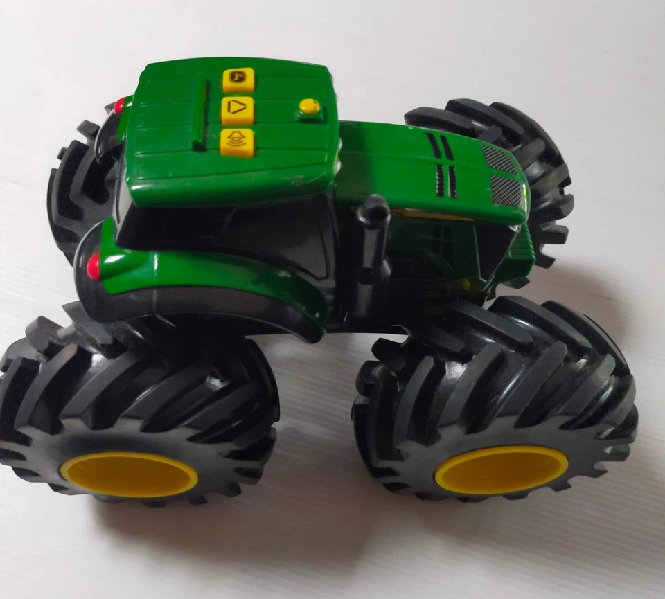 Tomy John Deere - Monster Treads Tractor & Trailer  W/Lights & Sounds Working - Image 4 of 4