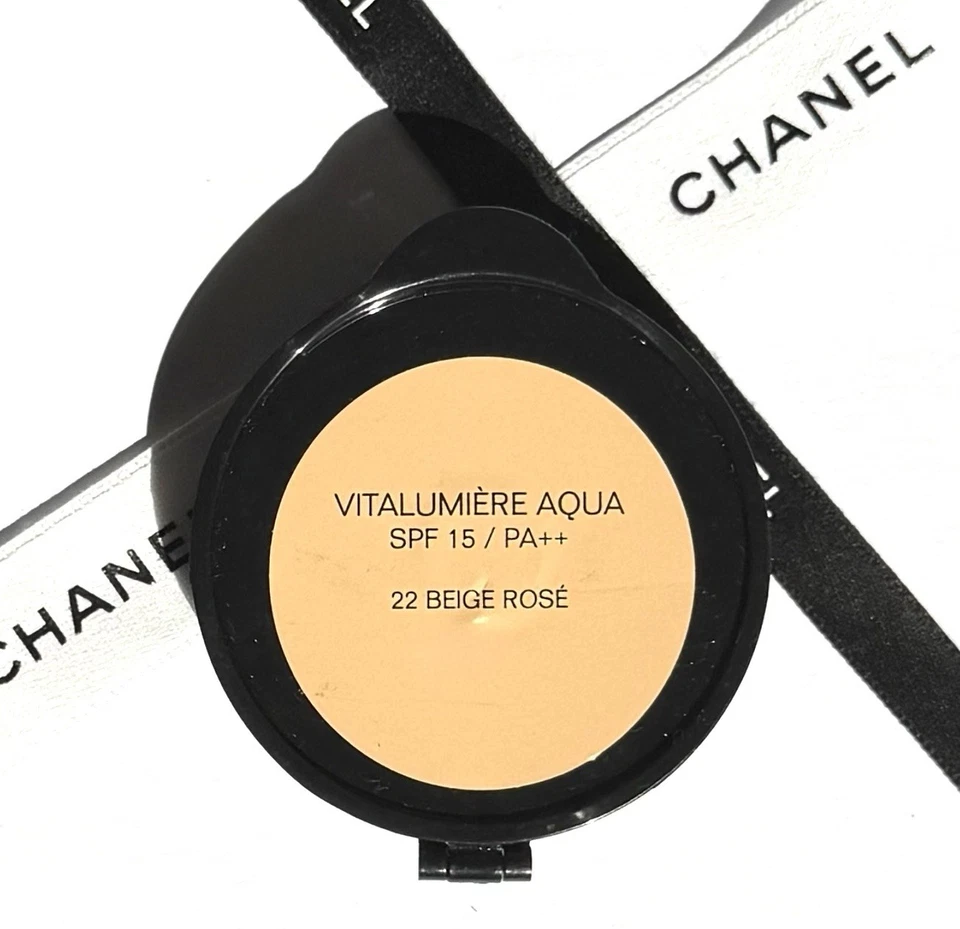 Chanel Vitalumiere Aqua Fresh And Hydrating Cream Compact Makeup No. 22 Beige - Bild 2 von 2