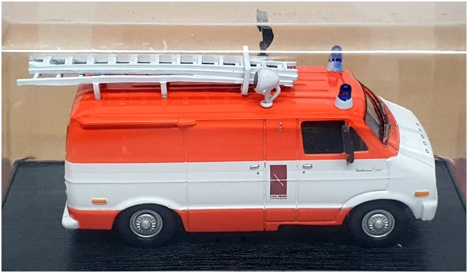 Van Dodge Traderman 300 DelPrado escala 1/43 DP25624 - 1997 - Laranja/branco - Imagem 3 de 4